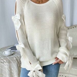 Ivory Sweater with Satin Bow Details size medium